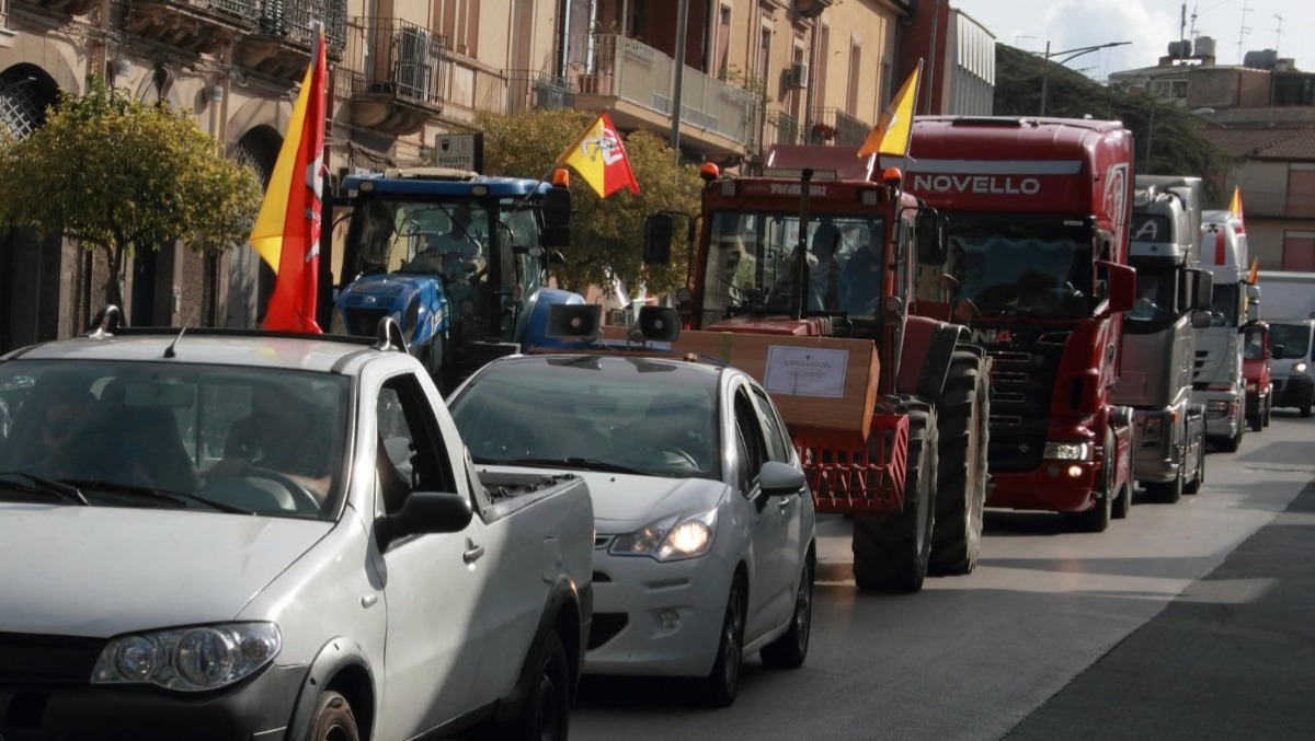 Trasporti, intesa con Salvini: il Cts revoca il fermo in Sicilia - 