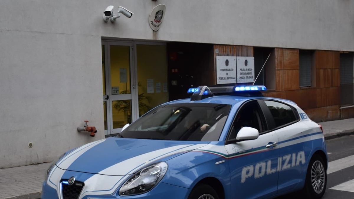 Coltello e droga nello zaino: denunciato uno studente 17enne - 