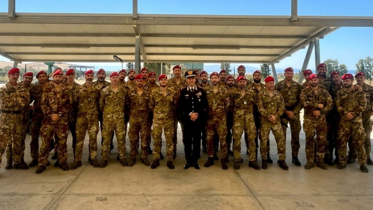 Sigonella: il Gen. Domizi visita lo Squadrone Cacciatori - 